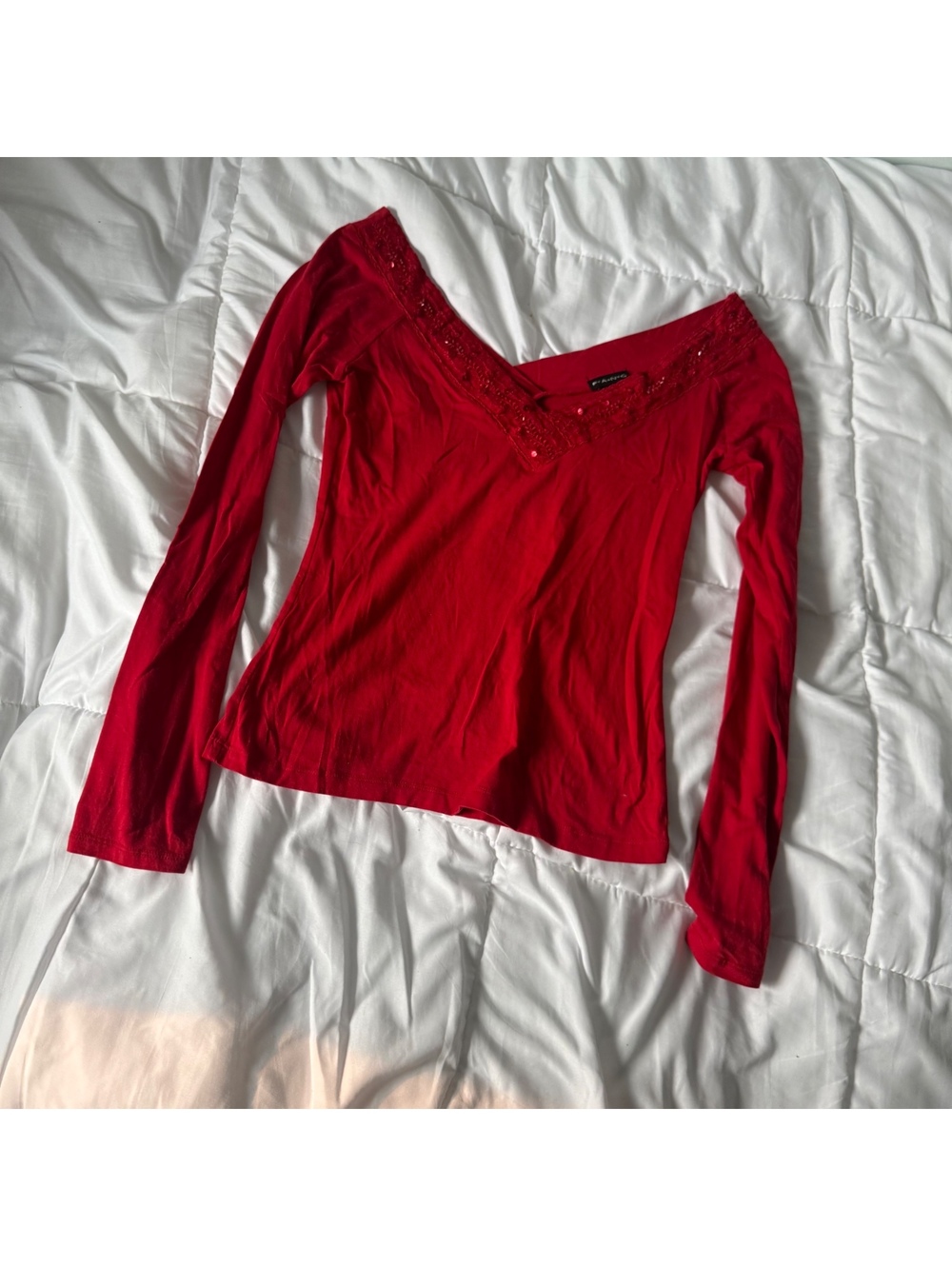 vintage y2k 2000s red v neck long sleeve sequined medium holes pictured